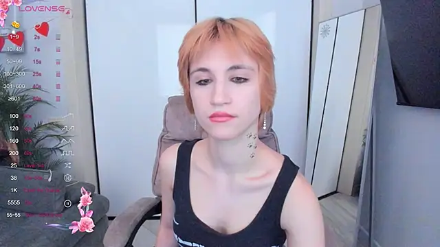 AutumnWhisper online show from 04/17/26, 03:59