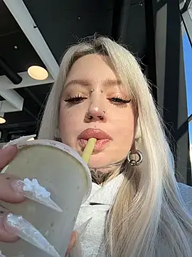 Snapshot of Chiibi chatting on 02/07/26, 10:30 Chiibi online show from 02/07/26, 10:30