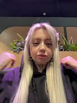 Snapshot of Chiibi chatting on 02/08/26, 10:07 Chiibi online show from 02/08/26, 10:07