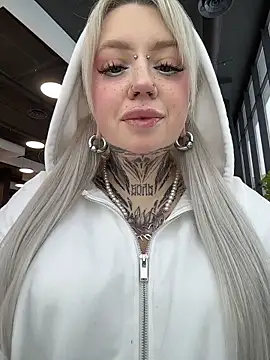 Snapshot of Chiibi chatting on 02/09/26, 09:57 Chiibi online show from 02/09/26, 09:57