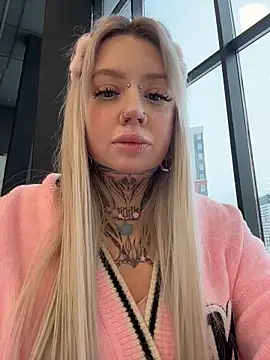 Snapshot of Chiibi chatting on 02/11/26, 08:41 Chiibi online show from 02/11/26, 08:41