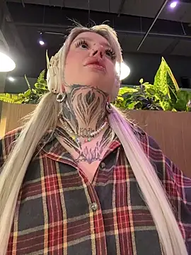 Snapshot of Chiibi chatting on 02/12/26, 09:04 Chiibi online show from 02/12/26, 09:04