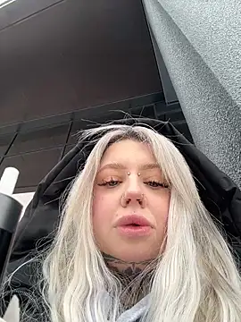 Snapshot of Chiibi chatting on 02/16/26, 09:49 Chiibi online show from 02/16/26, 09:49