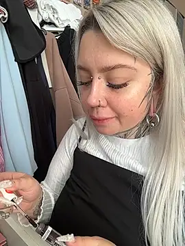 Snapshot of Chiibi chatting on 02/25/26, 08:24 Chiibi online show from 02/25/26, 08:24