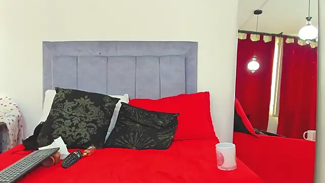 Atenis thompson online show from 07/18/26, 06:12