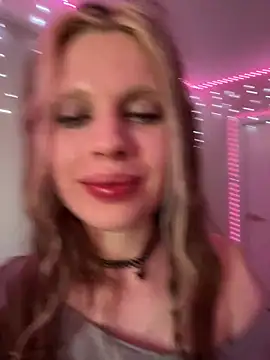 Maxine gold online show from 03/15/26, 06:19