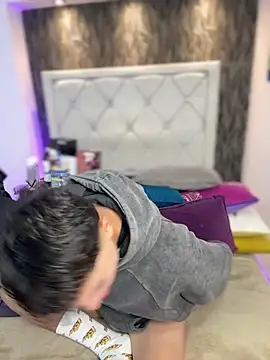 Samu Hott online show from 02/04/26, 08:25