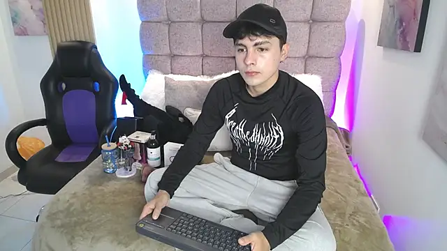 Samu Hott online show from 05/15/26, 08:05