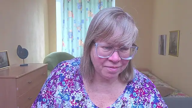 Snapshot of Emma_Eclipsee chatting on 02/06/26, 09:34 Emma Eclipsee online show from 02/06/26, 09:34