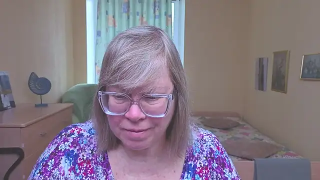 Snapshot of Emma_Eclipsee chatting on 02/13/26, 08:54 Emma Eclipsee online show from 02/13/26, 08:54