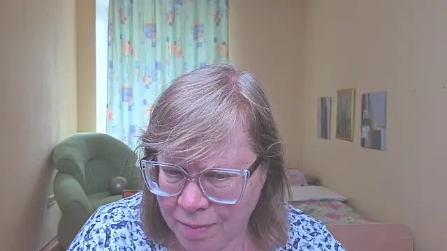 Snapshot of Emma_Eclipsee chatting on 05/10/26, 11:26 Emma Eclipsee online show from 05/10/26, 11:26