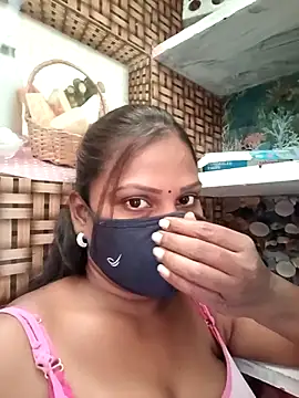 Snapshot of Tamil_Hot_Nisha chatting on 02/17/26, 06:10 Tamil Hot Nisha online show from 02/17/26, 06:10