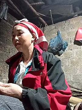 Snapshot of lena-cute chatting on 02/08/26, 01:03 lena-cute online show from 02/08/26, 01:03