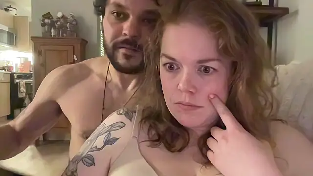 Snapshot of MusicCouple chatting on 02/14/26, 10:01 MusicCouple online show from 02/14/26, 10:01