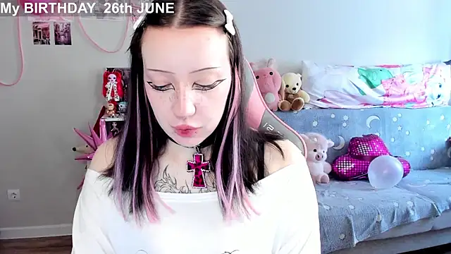 Snapshot of MollysLand chatting on 06/25/26, 08:41 MollysLand online show from 06/25/26, 08:41