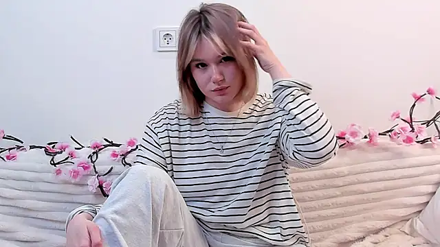 JonnaWalby online show from 02/10/26, 05:50