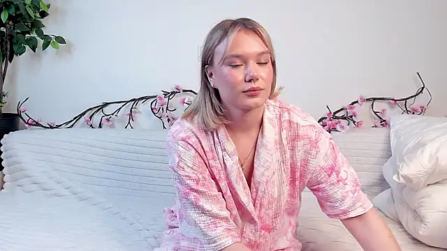 JonnaWalby online show from 02/12/26, 04:24