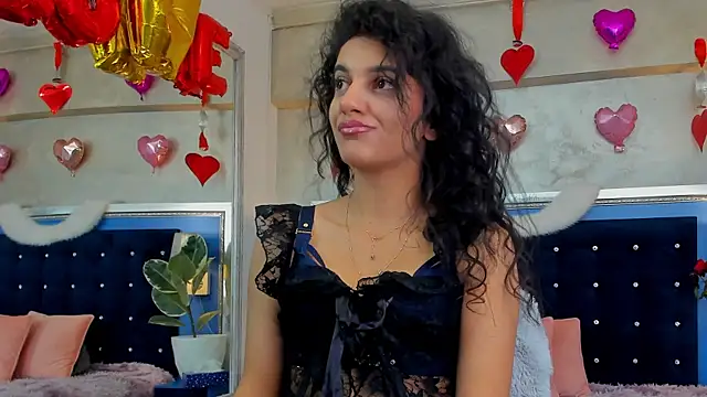 Snapshot of YasmineDelight chatting on 02/17/26, 08:44 YasmineDelight online show from 02/17/26, 08:44