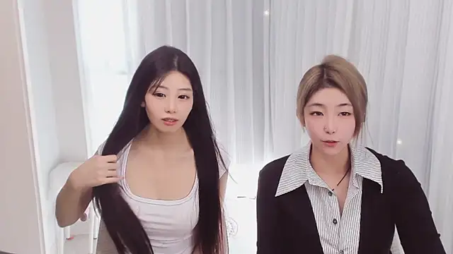 hotgirl0111 online show from 06/03/26, 09:01