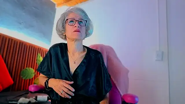 miss monserrate01 online show from 02/05/26, 12:32