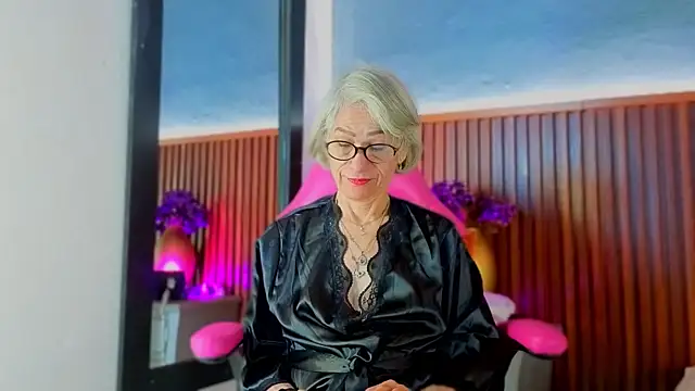 miss monserrate01 online show from 04/09/26, 01:49