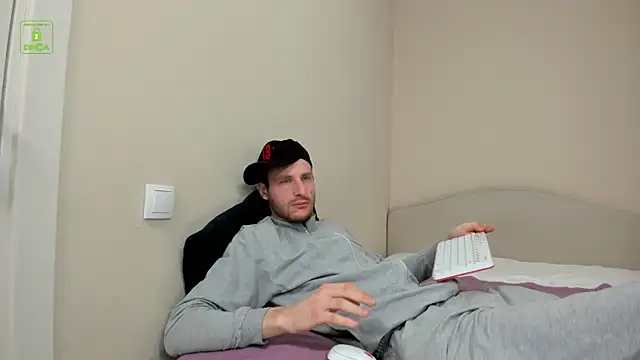 Snapshot of Deymond_Russo chatting on 02/17/26, 12:23 Deymond Russo online show from 02/17/26, 12:23