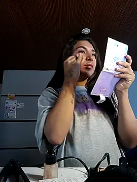 Snapshot of MeelFox chatting on 02/06/26, 12:19 MeelFox online show from 02/06/26, 12:19