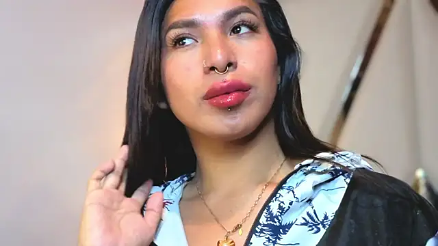 Snapshot of MeelFox chatting on 02/07/26, 12:53 MeelFox online show from 02/07/26, 12:53