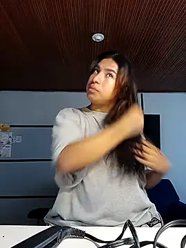 Snapshot of MeelFox chatting on 02/11/26, 12:32 MeelFox online show from 02/11/26, 12:32