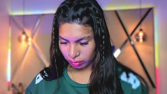 Snapshot of MeelFox chatting on 02/20/26, 01:11 MeelFox online show from 02/20/26, 01:11