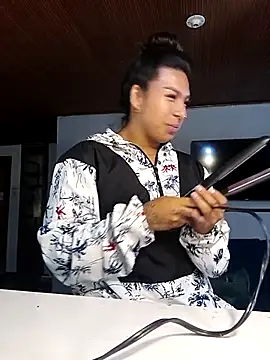 MeelFox online show from 03/18/26, 12:19