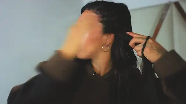 MeelFox online show from 04/11/26, 01:37