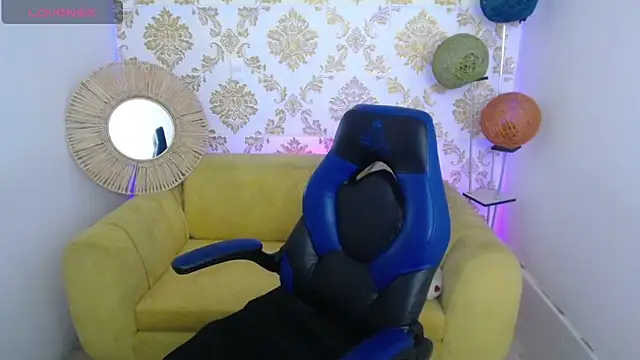 Snapshot of ALISS_M_ chatting on 02/09/26, 10:25 ALISS M online show from 02/09/26, 10:25