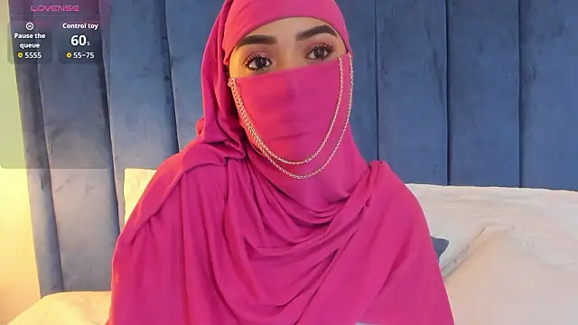 Snapshot of fatimarab__ chatting on 02/11/26, 03:44 fatimarab online show from 02/11/26, 03:44