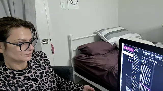 JUCY APPLE online show from 02/26/26, 06:51