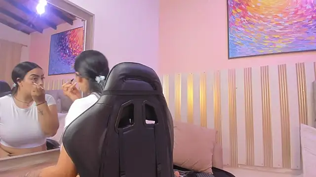 nina glow online show from 03/14/26, 11:37