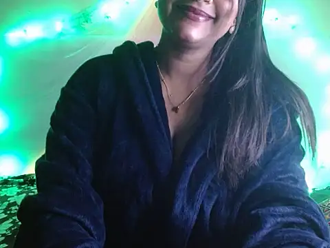 Snapshot of LIZNA_0 chatting on 03/01/26, 03:47 LIZNA 0 online show from 03/01/26, 03:47