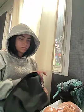 Snapshot of Sara_Fernandez_ chatting on 02/19/26, 01:29 Sara Fernandez online show from 02/19/26, 01:29