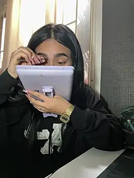 Snapshot of Sara_Fernandez_ chatting on 02/20/26, 01:55 Sara Fernandez online show from 02/20/26, 01:55