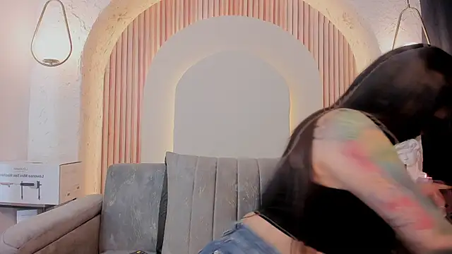 violet scott  online show from 04/07/26, 10:26