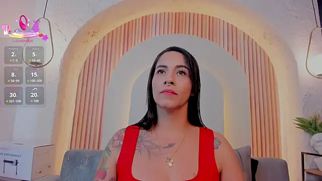 violet scott  online show from 04/15/26, 08:53