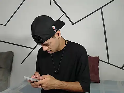 Snapshot of cooper_shiro chatting on 07/09/26, 05:33 cooper shiro online show from 07/09/26, 05:33