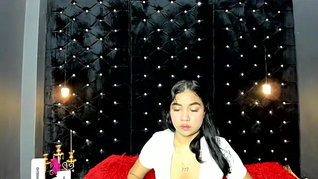MiaWolton online show from 05/10/26, 11:15