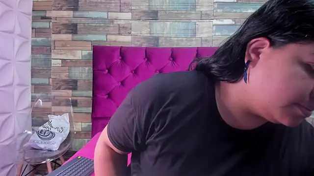 Carolina-Lenon online show from 02/25/26, 07:34