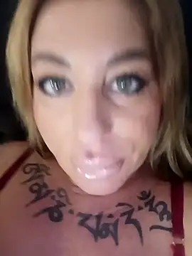 MiaMooly online show from 02/17/26, 02:57