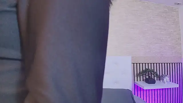 Elizabeth Ferrer online show from 03/05/26, 11:50