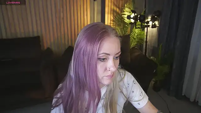 DramaQuenns online show from 04/14/26, 05:46