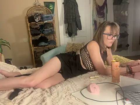 Snapshot of BrookiesLife chatting on 04/21/26, 02:51 BrookiesLife online show from 04/21/26, 02:51