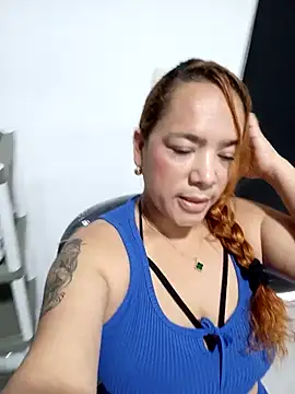 Snapshot of -Serena_ chatting on 02/20/26, 01:44 -Serena online show from 02/20/26, 01:44