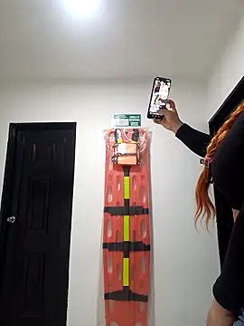 Snapshot of -Serena_ chatting on 03/28/26, 01:22 -Serena online show from 03/28/26, 01:22